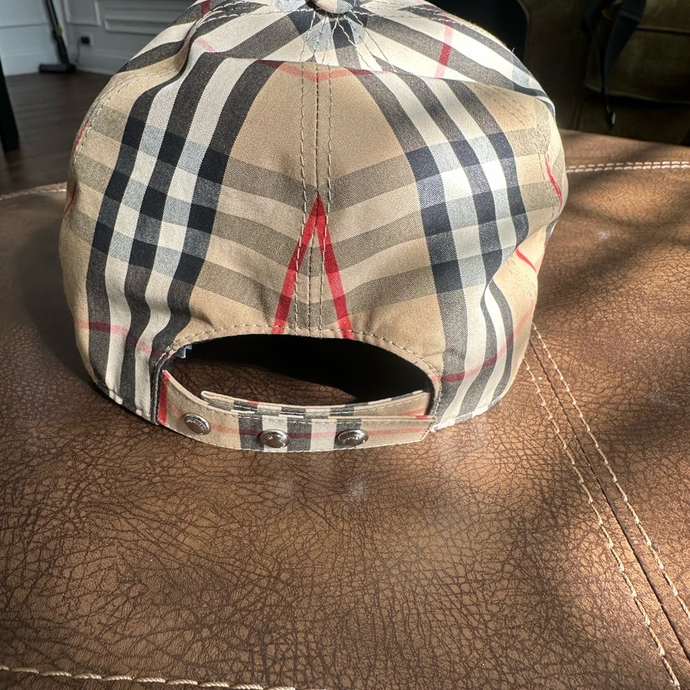 Burberry baseball hat - Picture 3 of 10